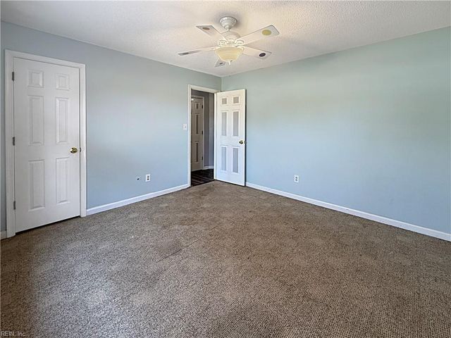 1021 Fentress RD, Chesapeake, VA 23322