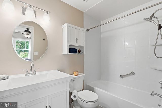 3934 9TH RD S, Arlington, VA 22204