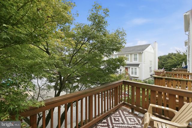 3934 9TH RD S, Arlington, VA 22204