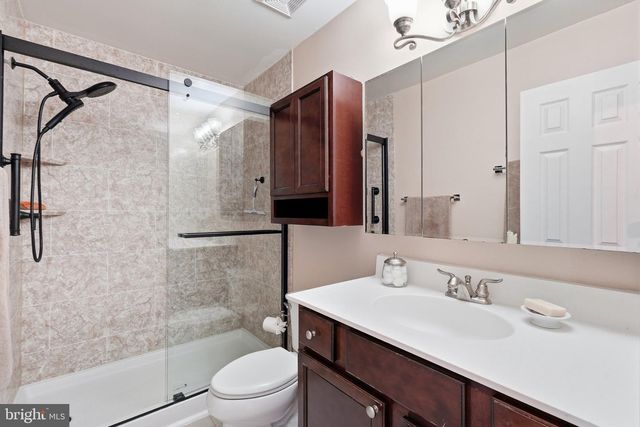 3934 9TH RD S, Arlington, VA 22204