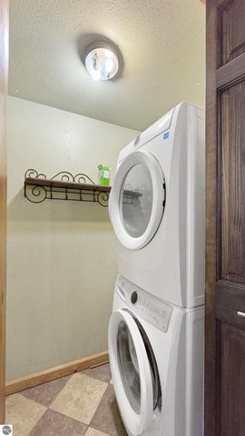 825 Walnut Street, Cadillac, MI 49601