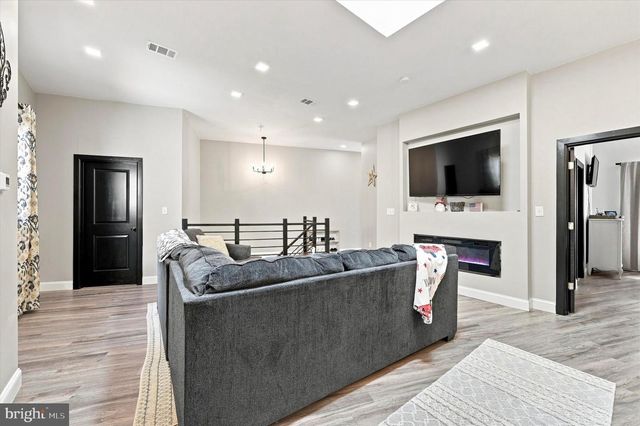3509 W CLEARFIELD ST, Philadelphia, PA 19132