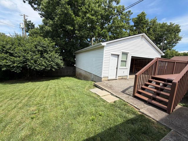 17 Holiday Road, Winchester, KY 40391