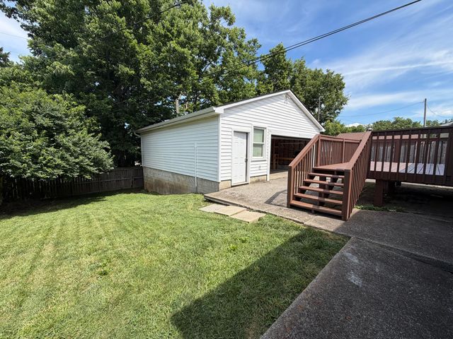 17 Holiday Road, Winchester, KY 40391
