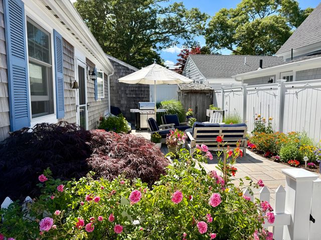 6 Pleasant Avenue, Harwich Port, MA 02646