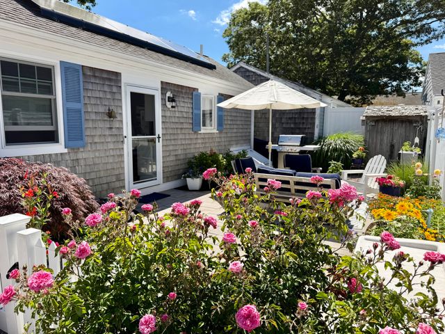 6 Pleasant Avenue, Harwich Port, MA 02646