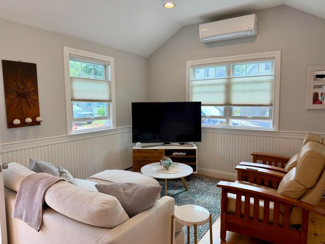 6 Pleasant Avenue, Harwich Port, MA 02646