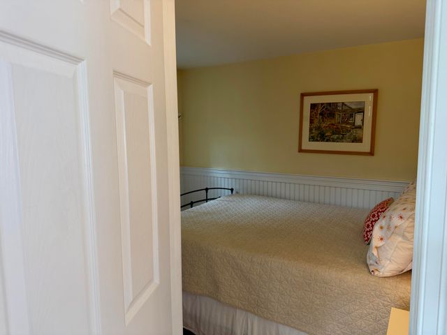 6 Pleasant Avenue, Harwich Port, MA 02646