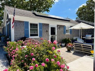 6 Pleasant Avenue, Harwich Port, MA 02646