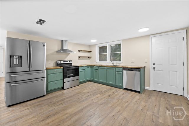 502 E Cregor Street, Bloomingdale, GA 31302