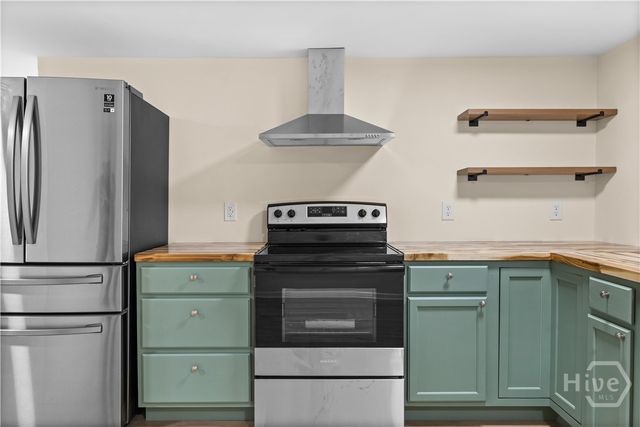 502 E Cregor Street, Bloomingdale, GA 31302