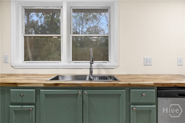 502 E Cregor Street, Bloomingdale, GA 31302