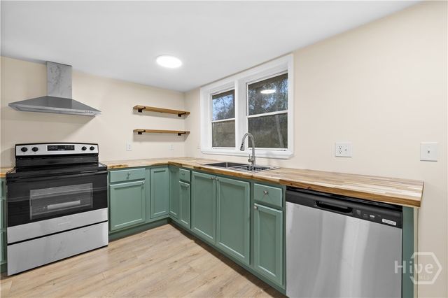 502 E Cregor Street, Bloomingdale, GA 31302