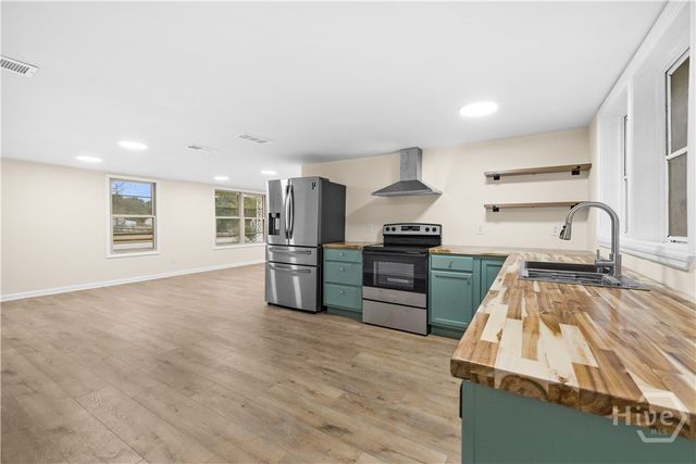 502 E Cregor Street, Bloomingdale, GA 31302