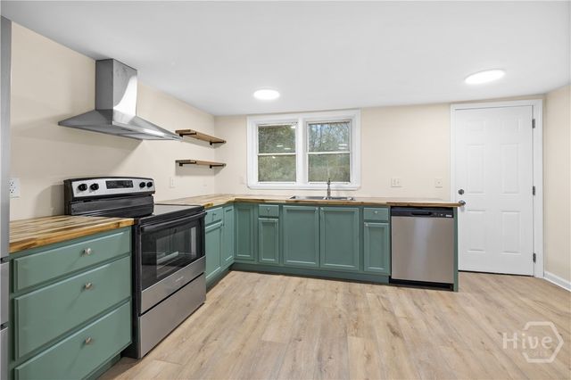 502 E Cregor Street, Bloomingdale, GA 31302