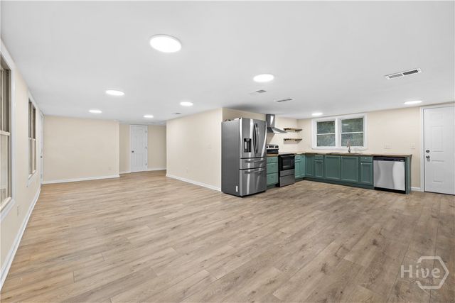 502 E Cregor Street, Bloomingdale, GA 31302