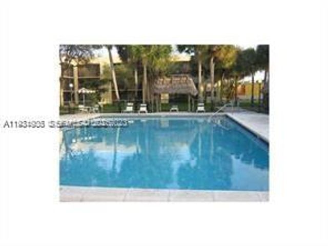 8075 SW 107 AV 210, Miami, FL 33173