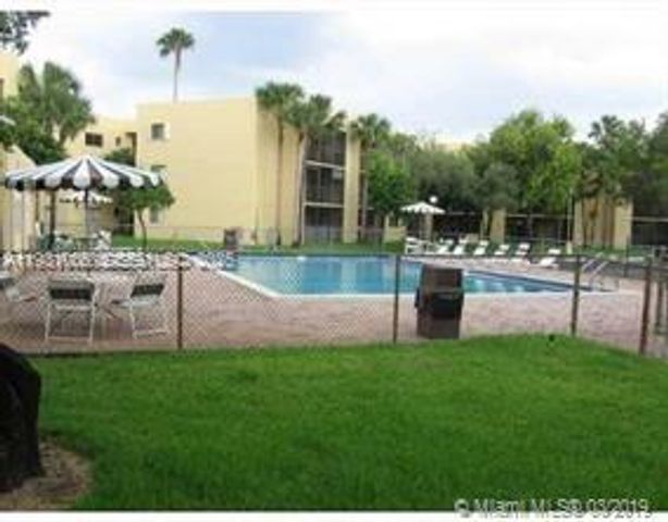 8075 SW 107 AV 210, Miami, FL 33173