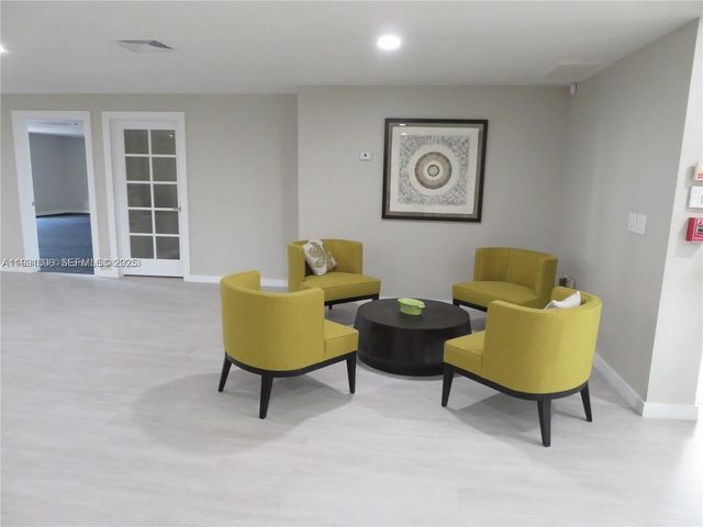 8075 SW 107 AV 210, Miami, FL 33173