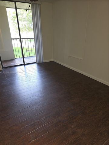 8075 SW 107 AV 210, Miami, FL 33173