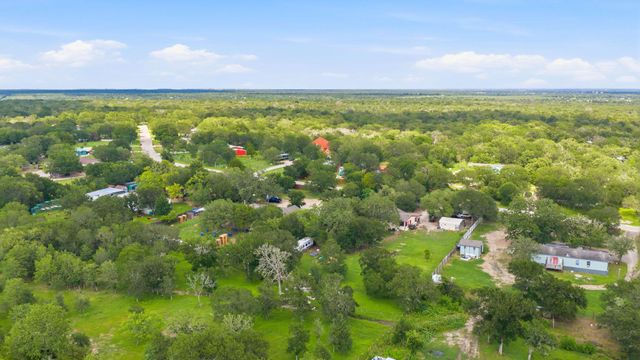 148 Maegan LN, Cedar Creek, TX 78612