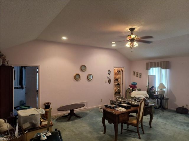 2224 Lloyd DR, Chesapeake, VA 23325