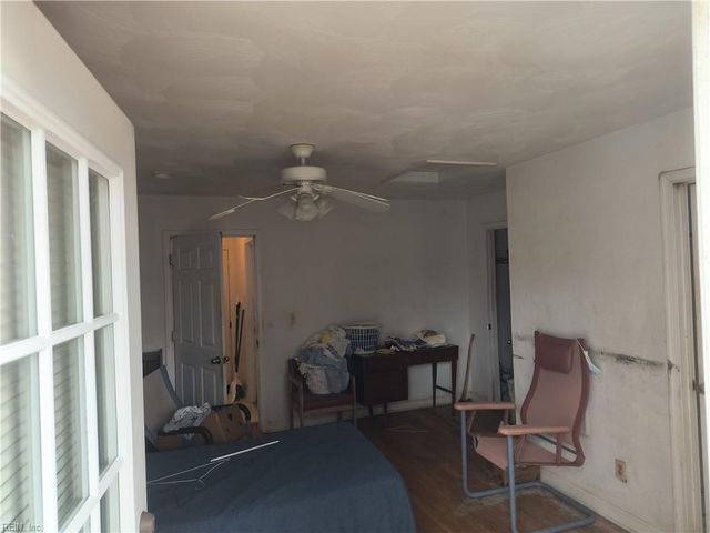 2224 Lloyd DR, Chesapeake, VA 23325