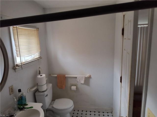 2224 Lloyd DR, Chesapeake, VA 23325