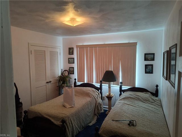 2224 Lloyd DR, Chesapeake, VA 23325