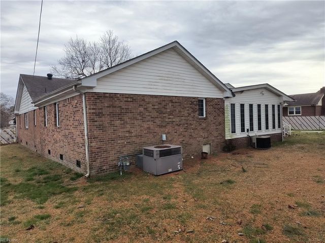 2224 Lloyd DR, Chesapeake, VA 23325