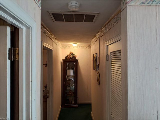 2224 Lloyd DR, Chesapeake, VA 23325