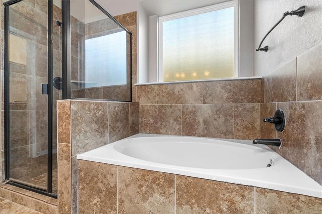 5941 Mantalcino DR, Round Rock, TX 78665