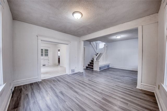 923 Adams St, New Castle, PA 16101