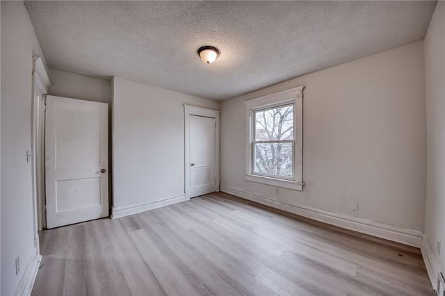 923 Adams St, New Castle, PA 16101