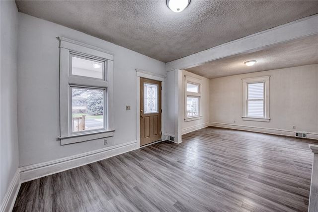 923 Adams St, New Castle, PA 16101