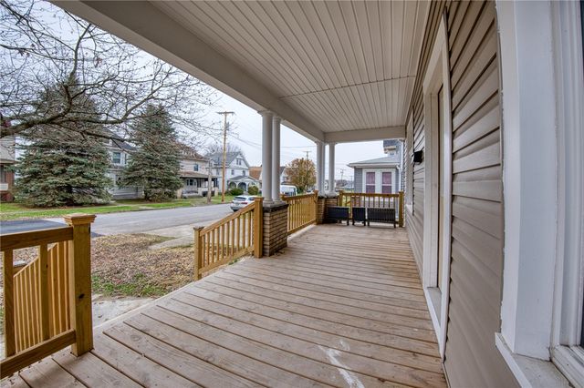 923 Adams St, New Castle, PA 16101