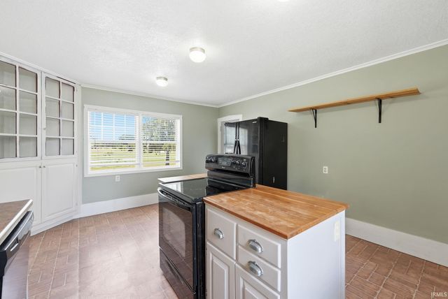 640 County Road 54, Garrett, IN 46738