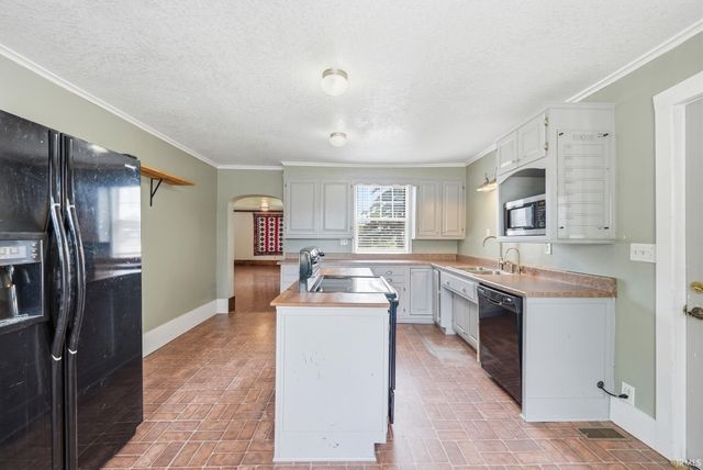 640 County Road 54, Garrett, IN 46738