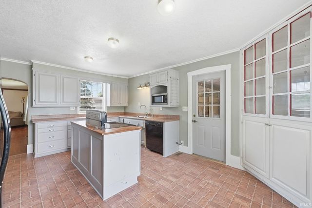640 County Road 54, Garrett, IN 46738