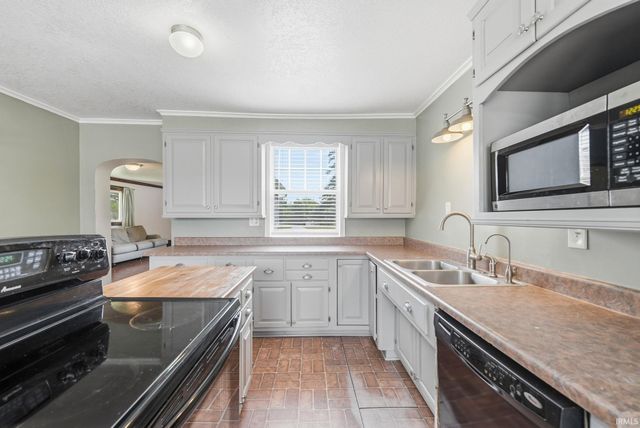 640 County Road 54, Garrett, IN 46738