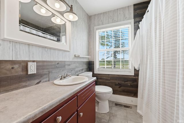 640 County Road 54, Garrett, IN 46738