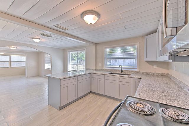 905 W BALL STREET, Plant City, FL 33563