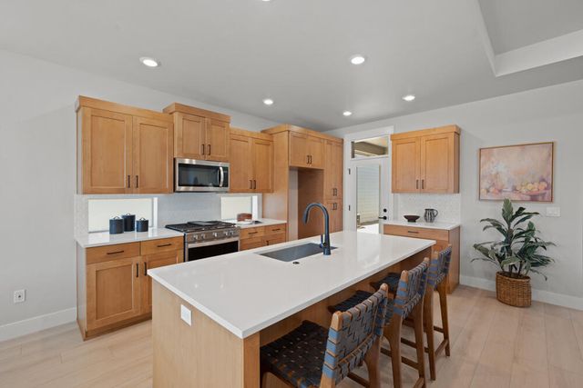 20890 SE Denver Drive, Bend, OR 97702