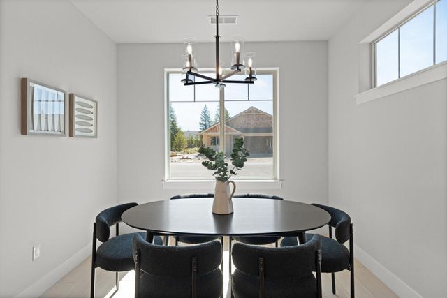 20890 SE Denver Drive, Bend, OR 97702