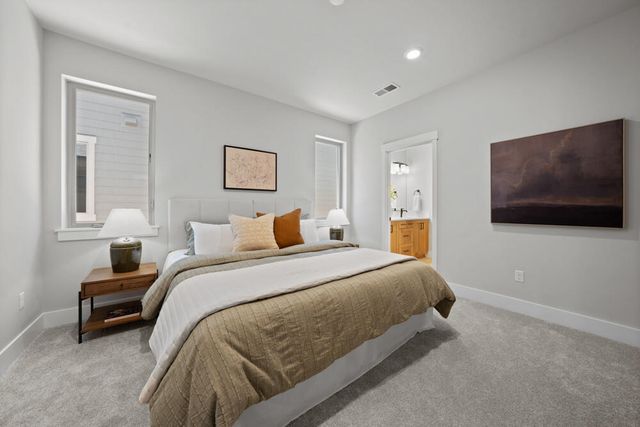 20890 SE Denver Drive, Bend, OR 97702
