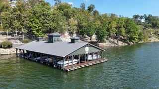 83 Boathouse Drive, Guntersville, AL 35976