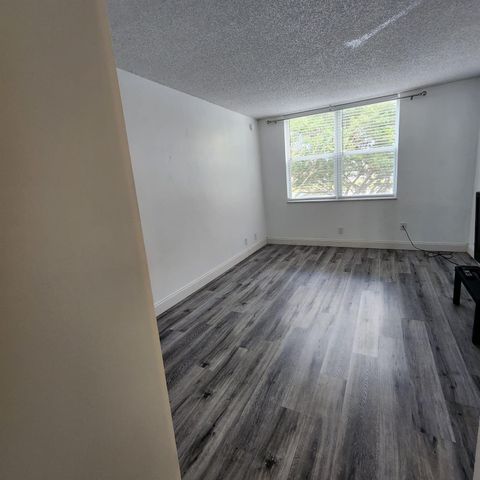 9430 Poinciana Place 305, Davie, FL 33324