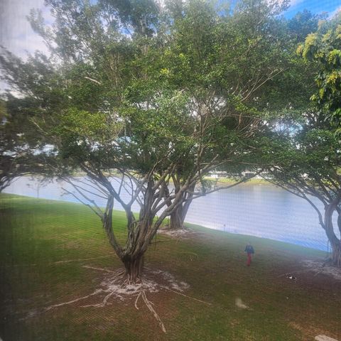 9430 Poinciana Place 305, Davie, FL 33324