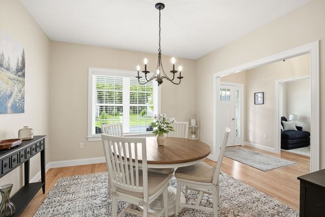 18 Cranberry Farm Rd, Plymouth, MA 02360