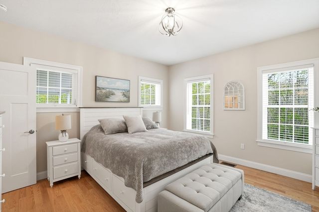 18 Cranberry Farm Rd, Plymouth, MA 02360
